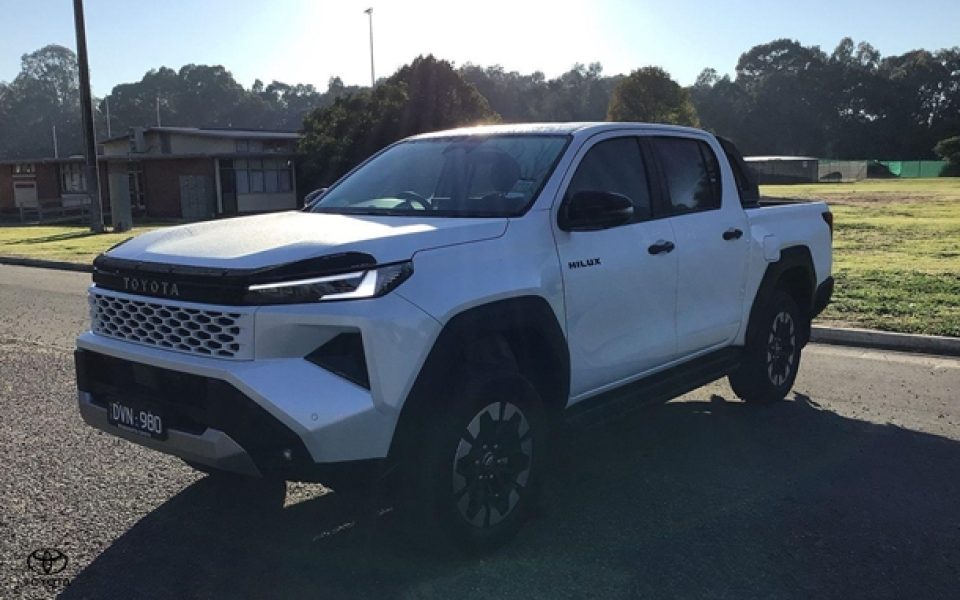 2026 Toyota Hilux SR5 48V