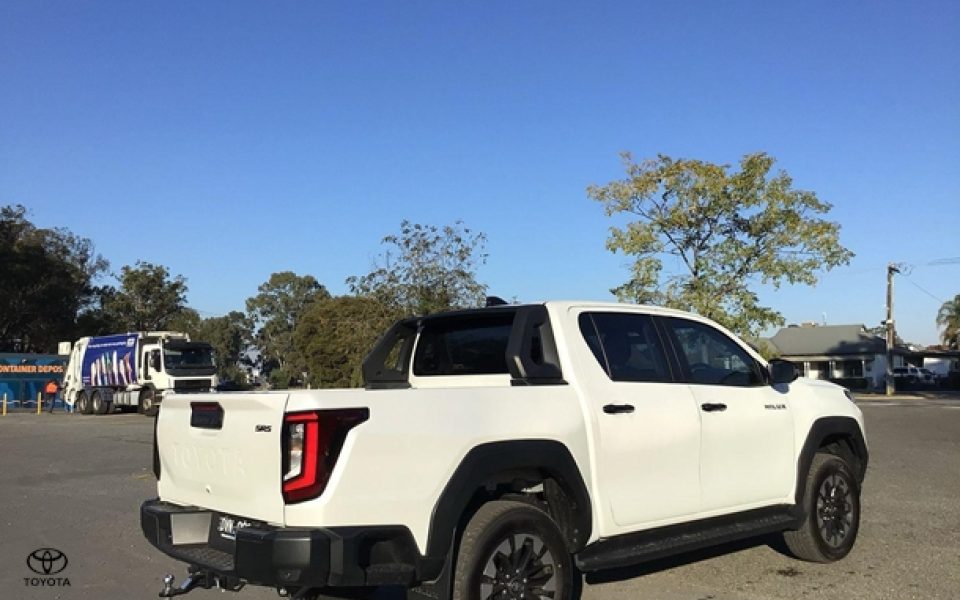 2026 Toyota Hilux SR5 48V