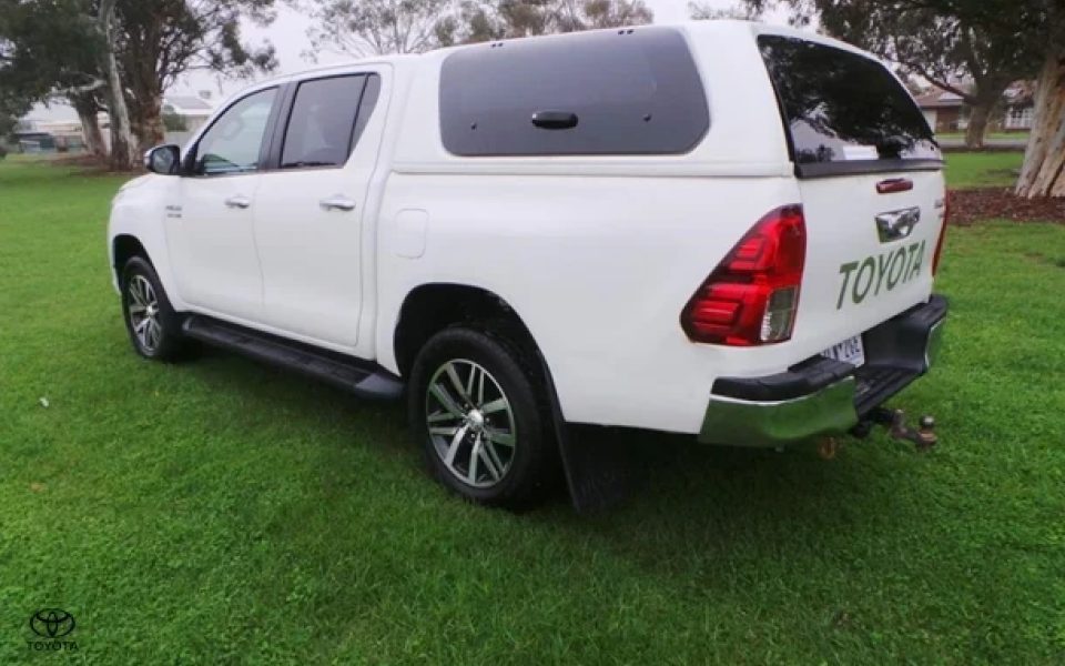 2017 Toyota Hilux SR5