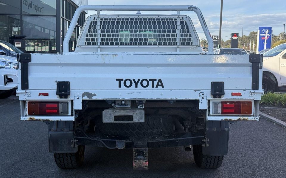 2022 Toyota Hilux SR
