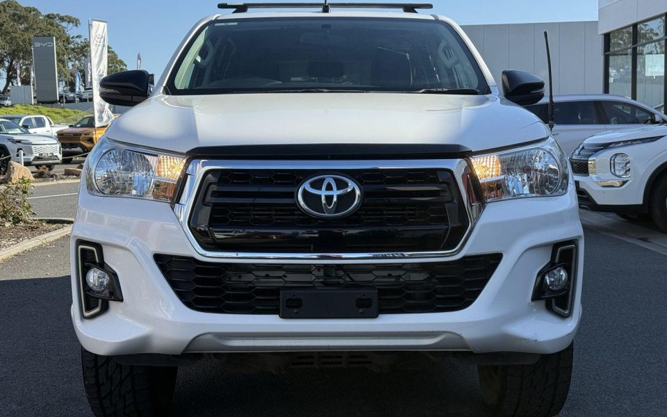 2019 Toyota Hilux SR