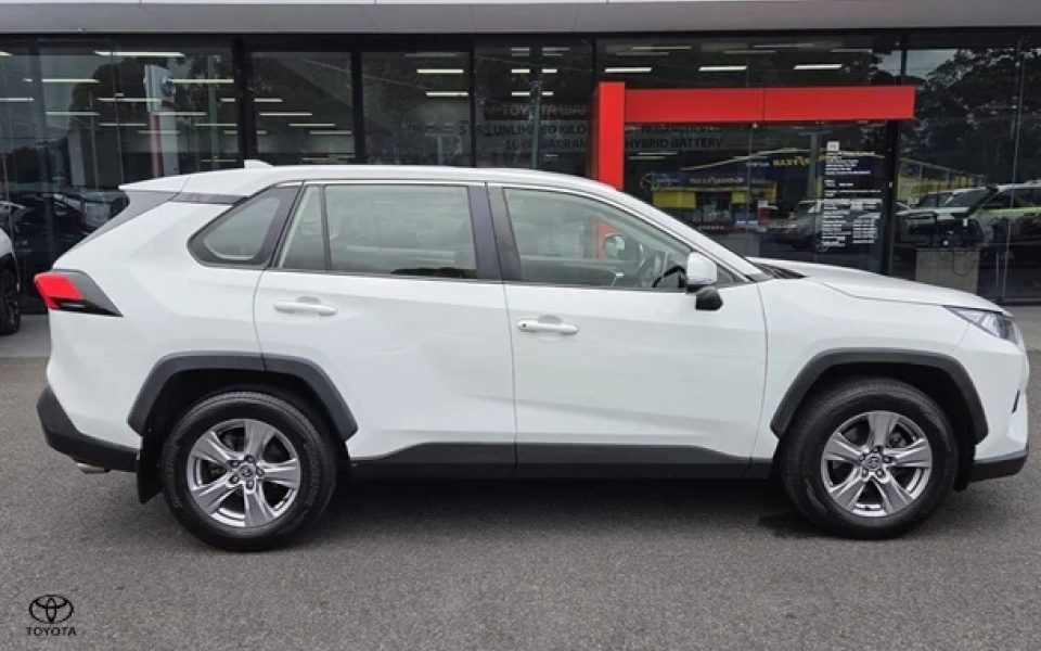 2022 Toyota RAV4 GX