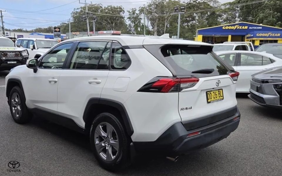 2022 Toyota RAV4 GX