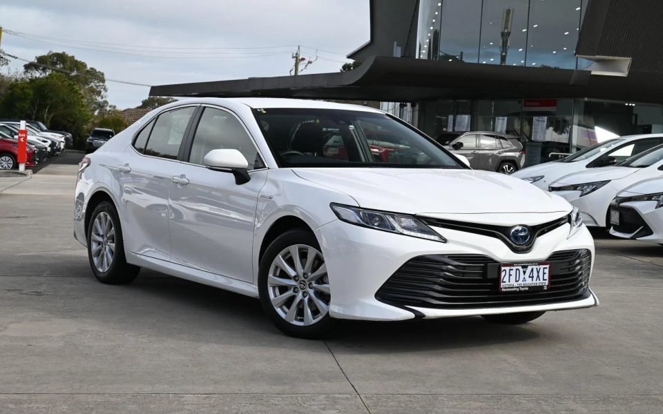 2020 Toyota Camry Hybrid Ascent