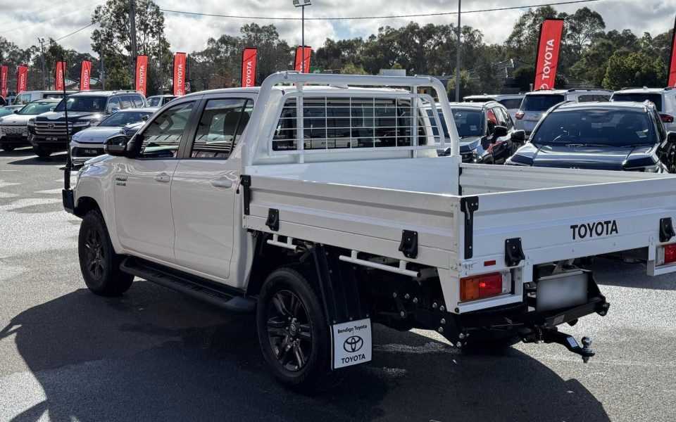 2025 Toyota Hilux 4x4 SR