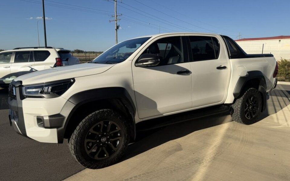 2025 Toyota Hilux Rogue Double Cab 48V
