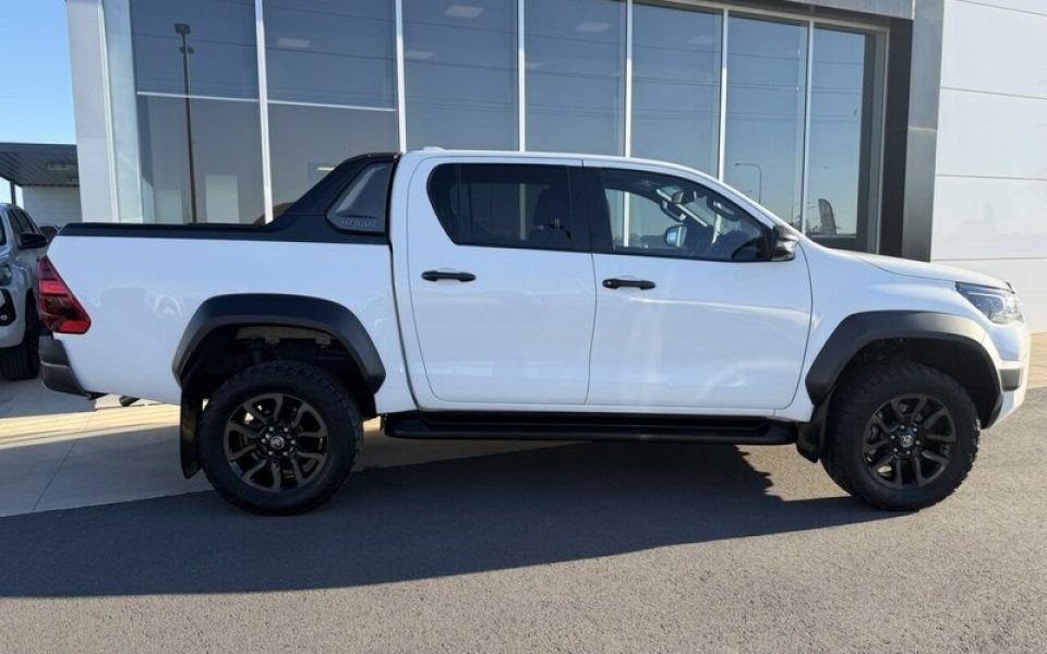 2025 Toyota Hilux Rogue Double Cab 48V