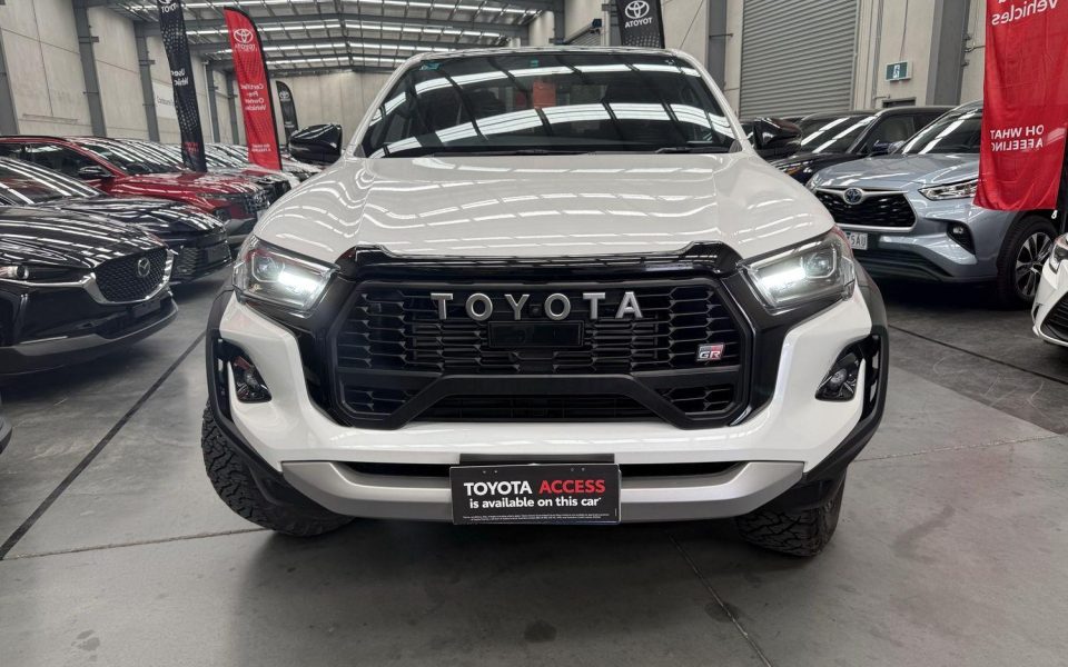 2025 Toyota Hilux GR-S