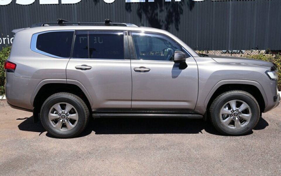 2023 Toyota Landcruiser VX