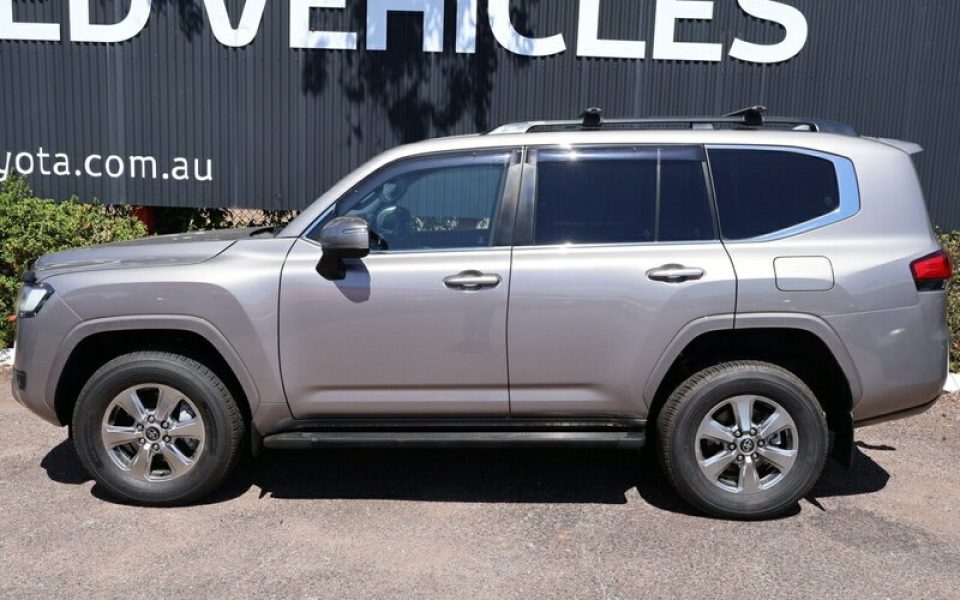 2023 Toyota Landcruiser VX