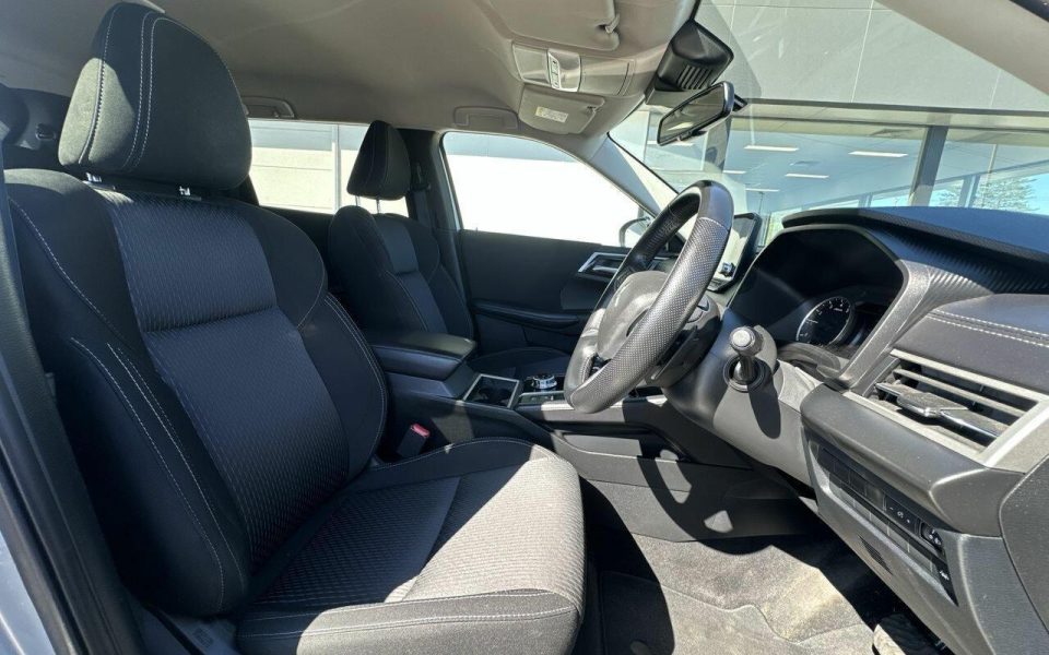 2023 Mitsubishi Outlander LS