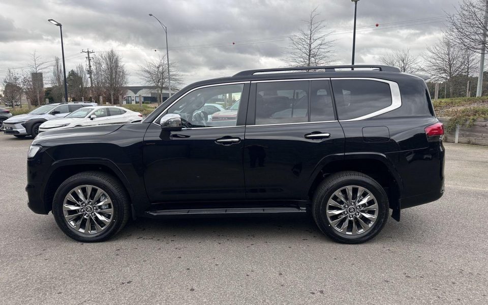 2026 Toyota Landcruiser Sahara ZX