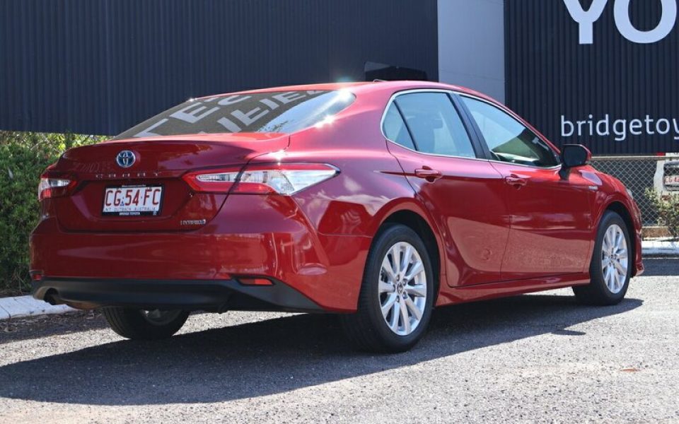 2020 Toyota Camry Hybrid Sedan (Feverish Red) Used Car