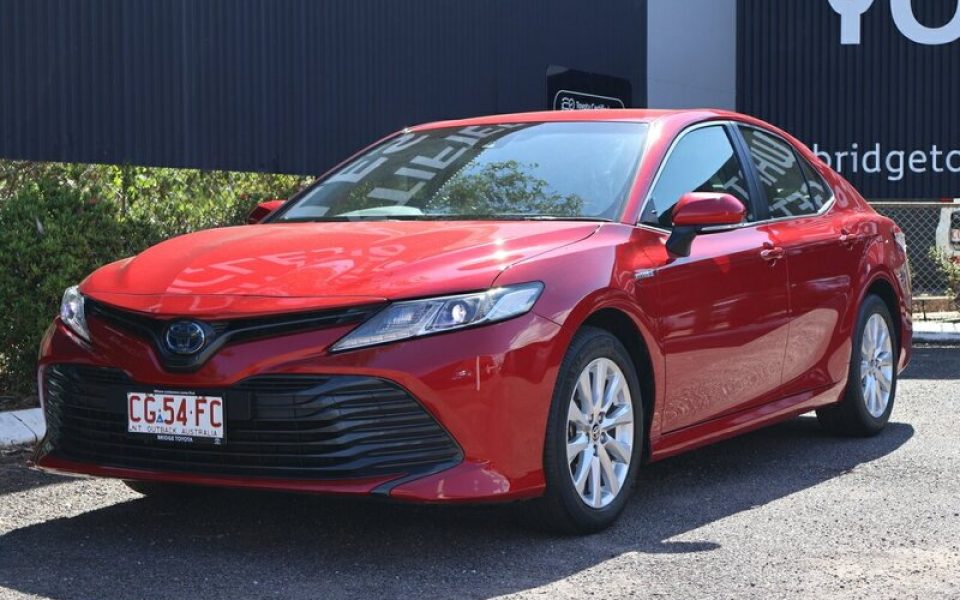 2020 Toyota Camry Hybrid Sedan (Feverish Red) Used Car