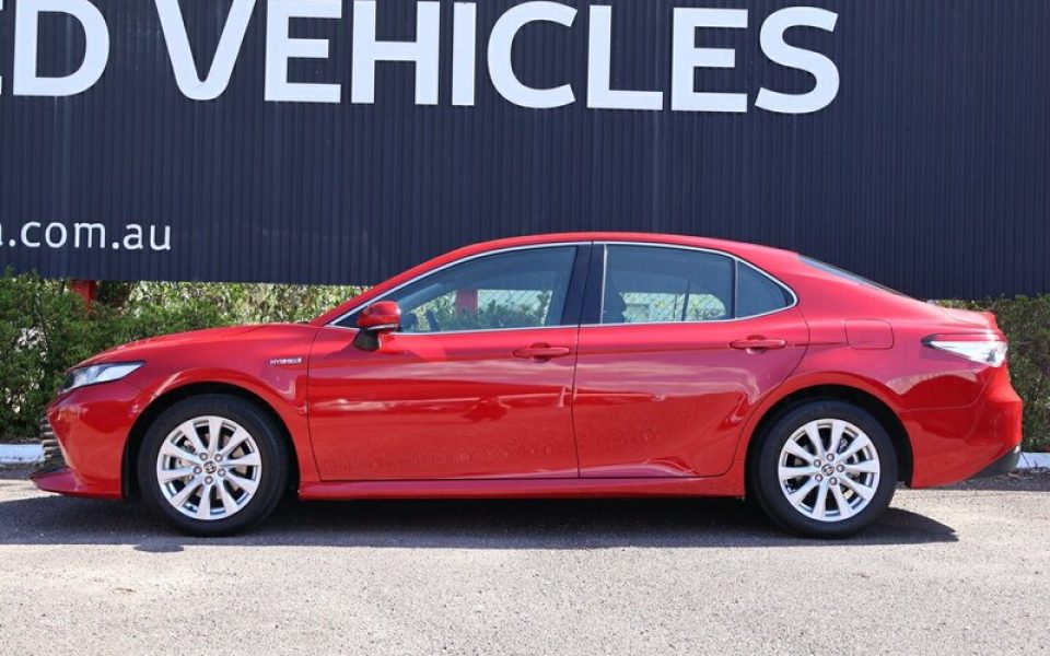 2020 Toyota Camry Hybrid Sedan (Feverish Red) Used Car