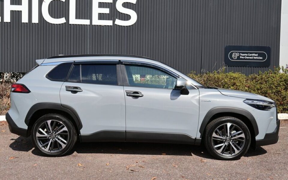 2022 Toyota Corolla Cross Atmos eFour