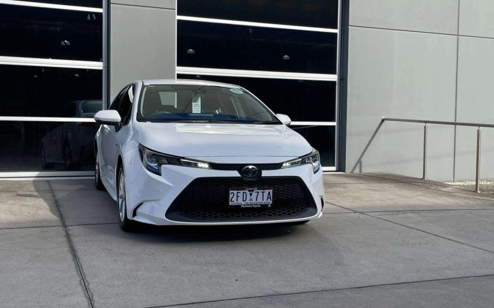 2021 Toyota Corolla Sedan Hybrid Ascent Sport