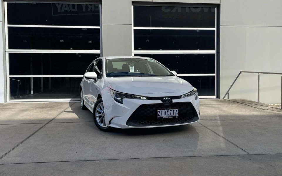 2021 Toyota Corolla Sedan Hybrid Ascent Sport