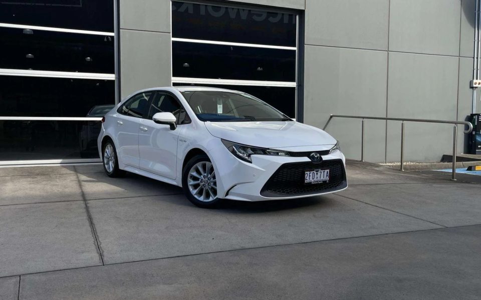2021 Toyota Corolla Sedan Hybrid Ascent Sport