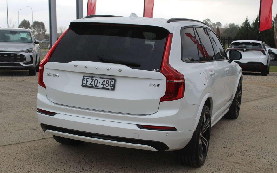 2023 Volvo XC90 Ultimate B6 Dark