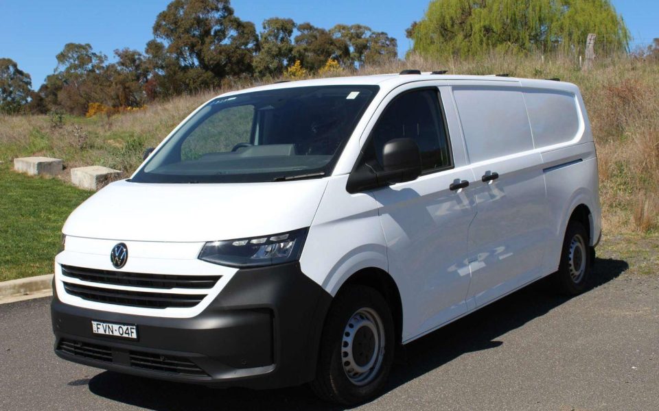 2025 Volkswagen Transporter TDI390