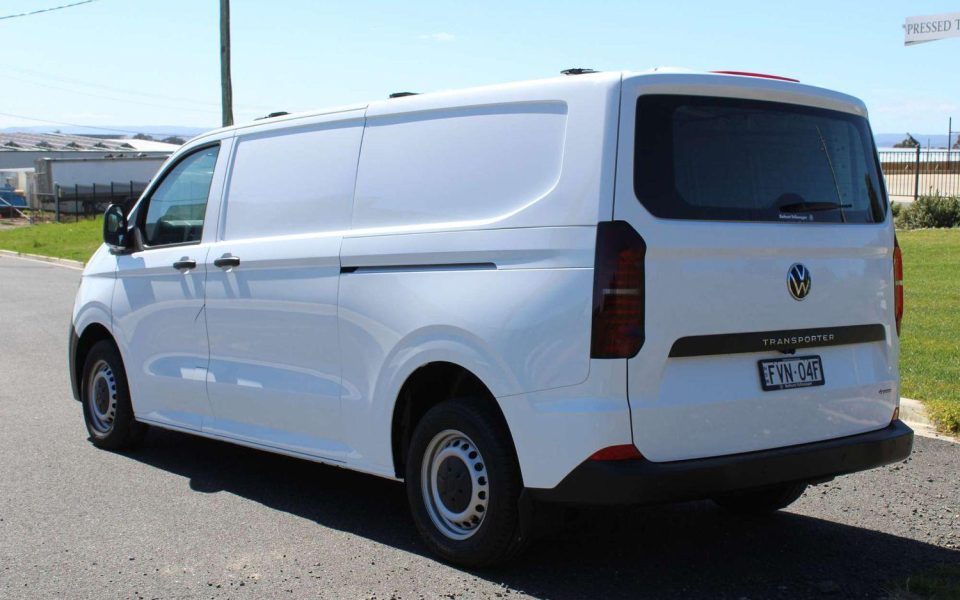 2025 Volkswagen Transporter TDI390