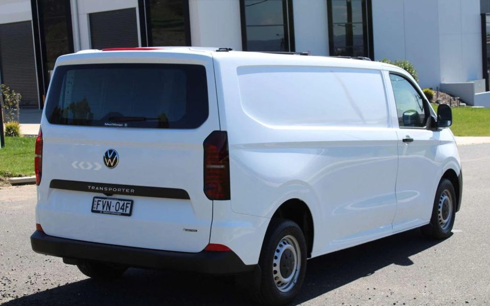 2025 Volkswagen Transporter TDI390