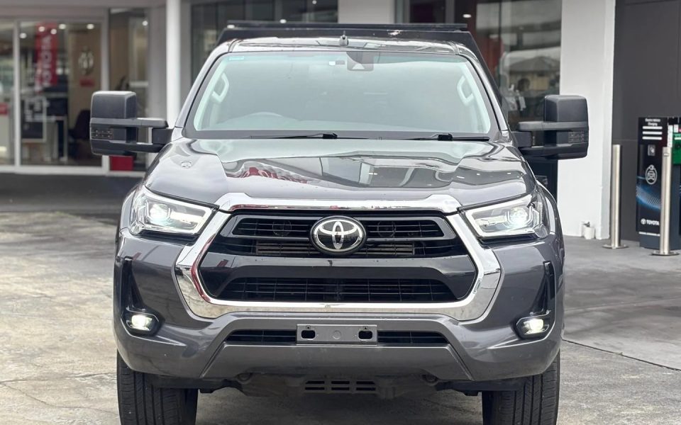 2020 Toyota Hilux SR5