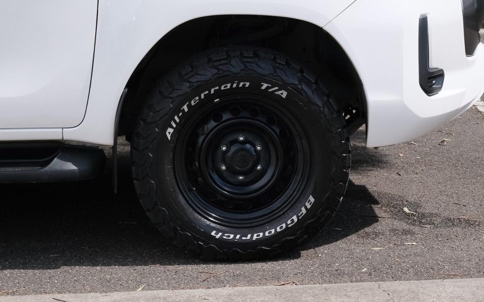 2022 Toyota Hilux SR
