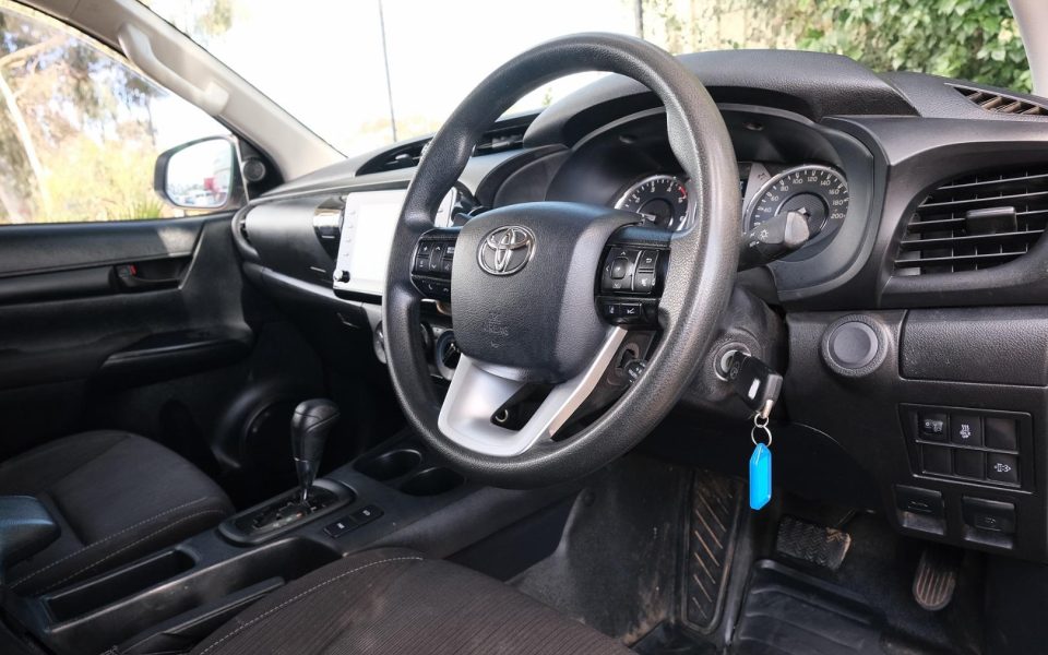 2022 Toyota Hilux SR