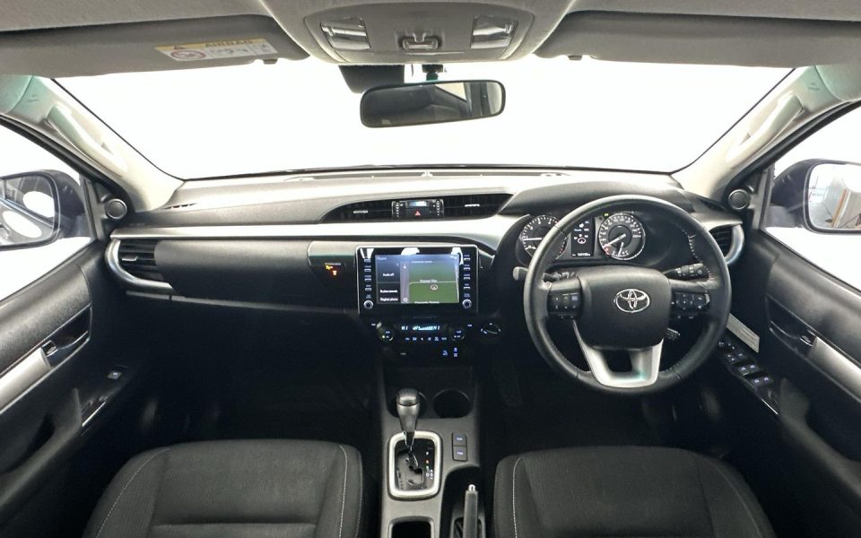2022 Toyota Hilux SR5