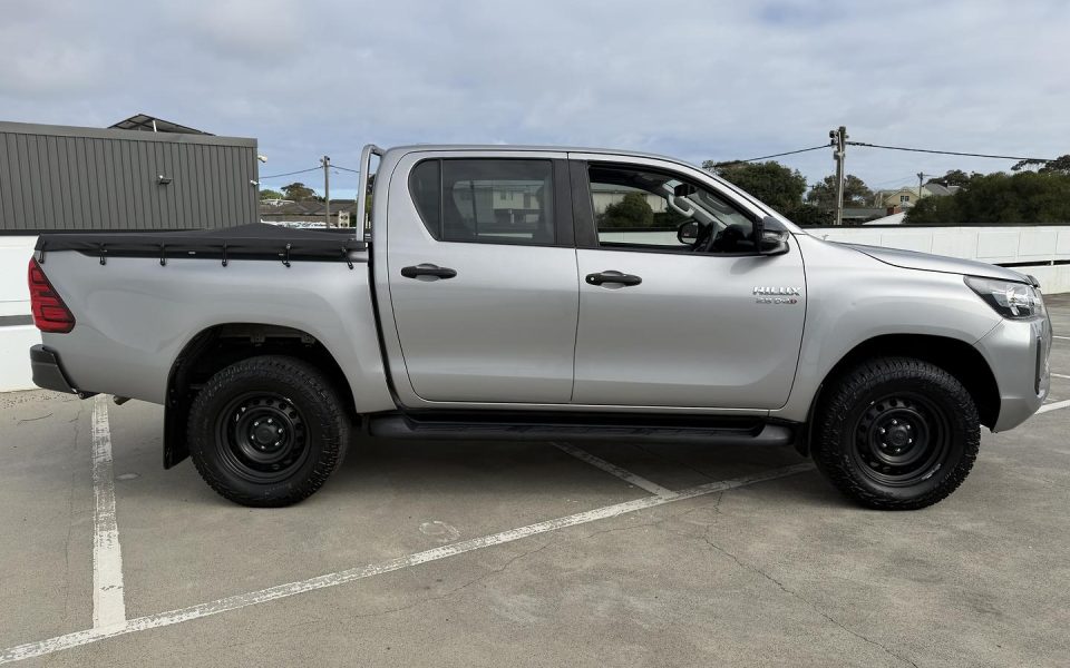 2022 Toyota Hilux SR
