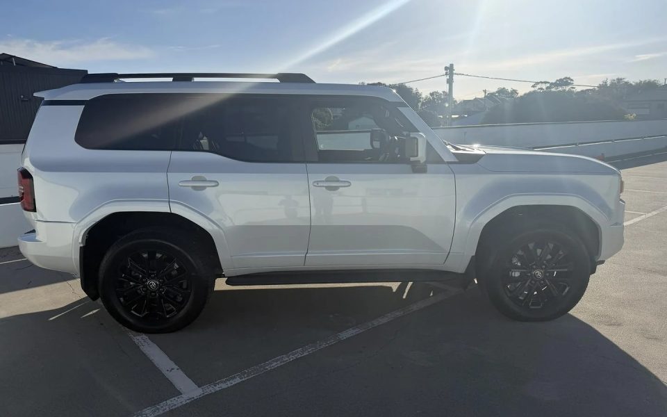 2024 Toyota Prado VX