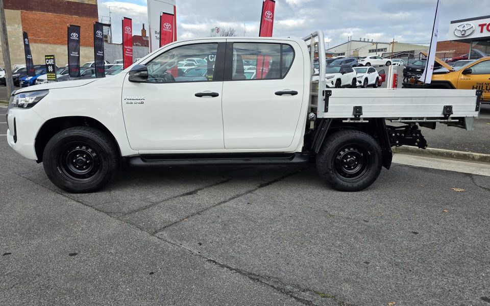 2022 Toyota Hilux SR