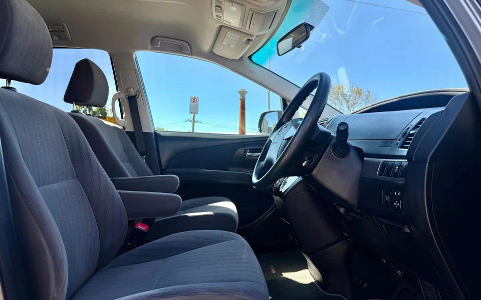 2014 Toyota Tarago GLX