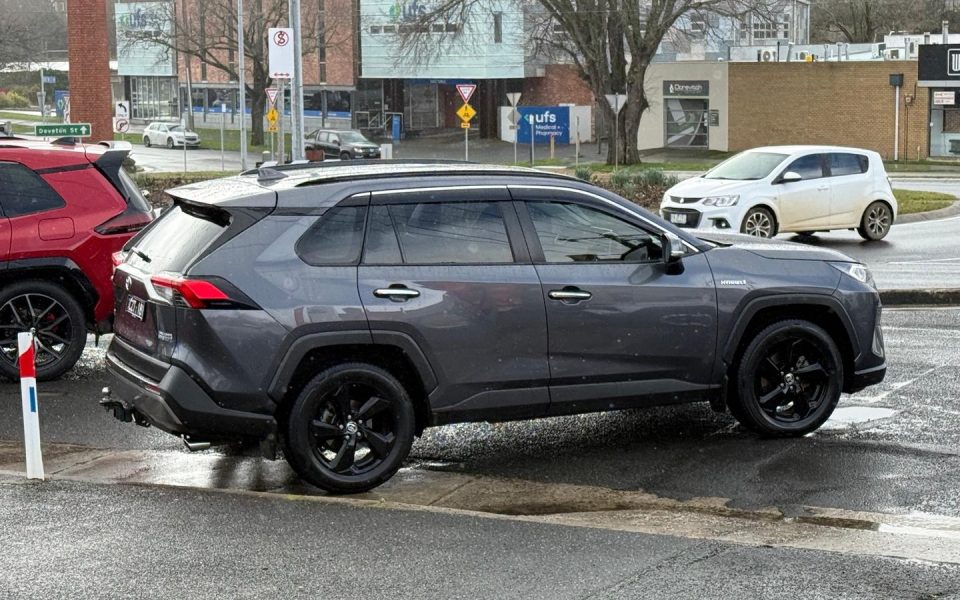 2020 Toyota RAV4 HYBRID Cruiser-AWD