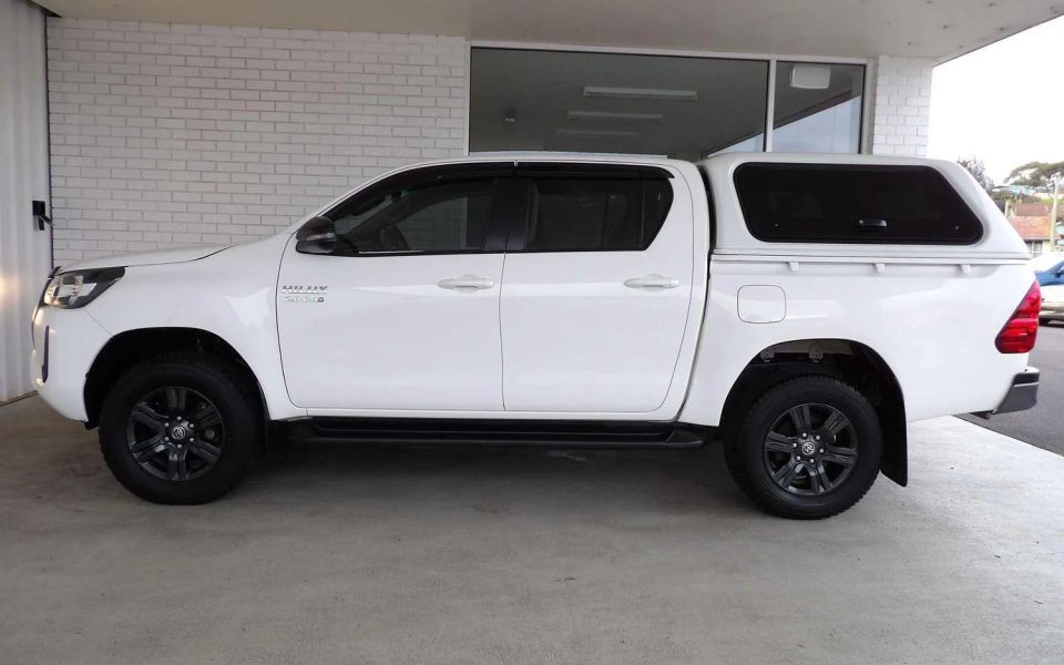 2023 Toyota Hilux SR