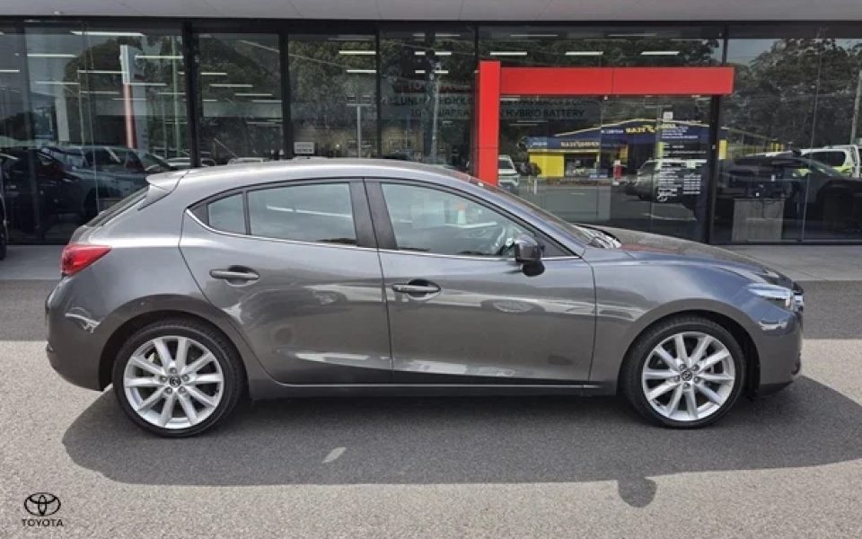 2017 Mazda 3 SP25