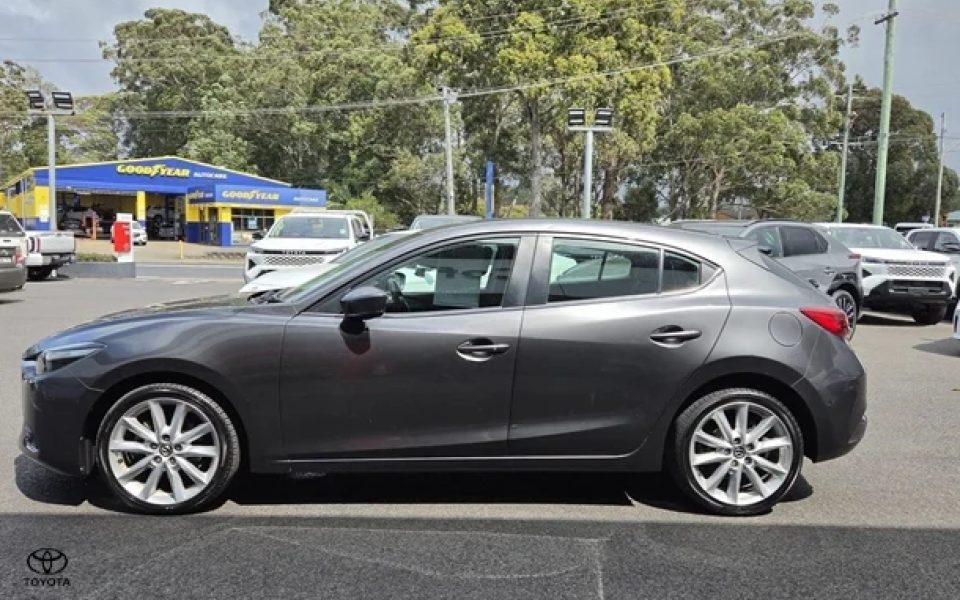 2017 Mazda 3 SP25