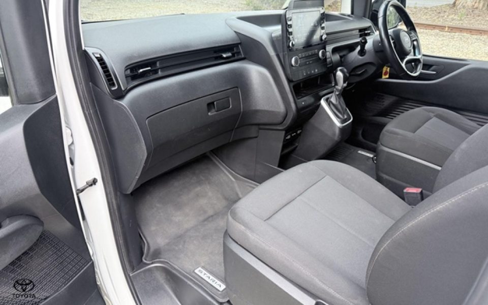 2022 Hyundai STARIA Base