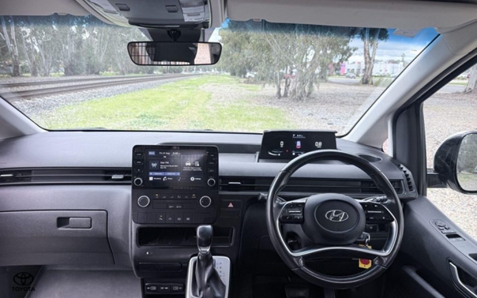 2022 Hyundai STARIA Base