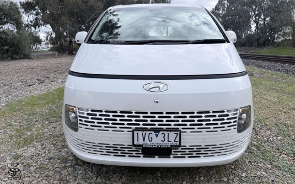 2022 Hyundai STARIA Base