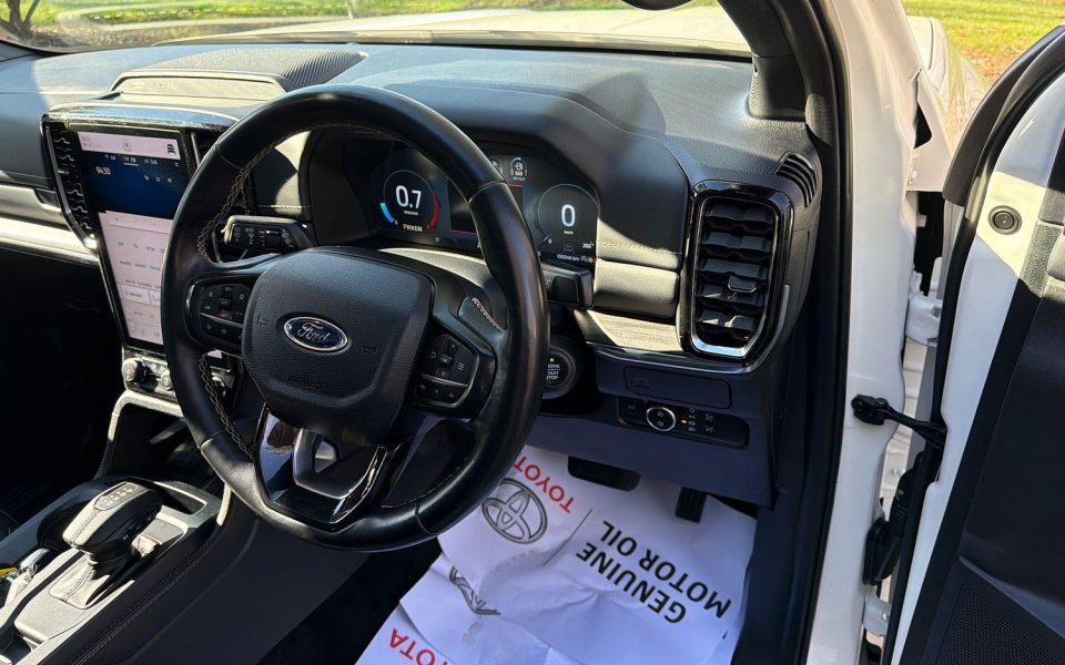 2022 Ford Everest Platinum