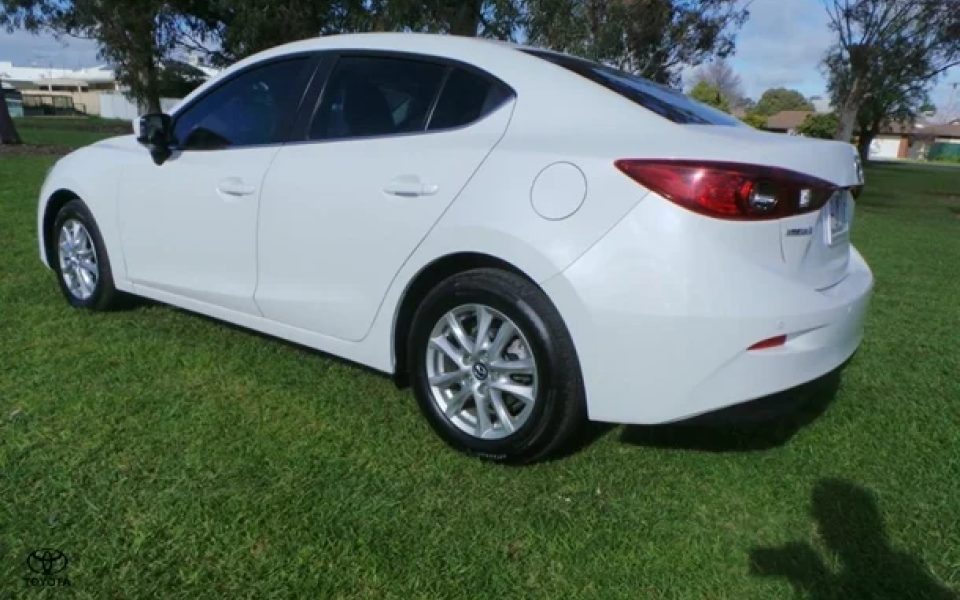 2015 Mazda 3 Maxx