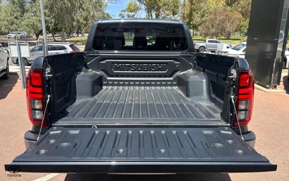 2024 Mitsubishi Triton GLS