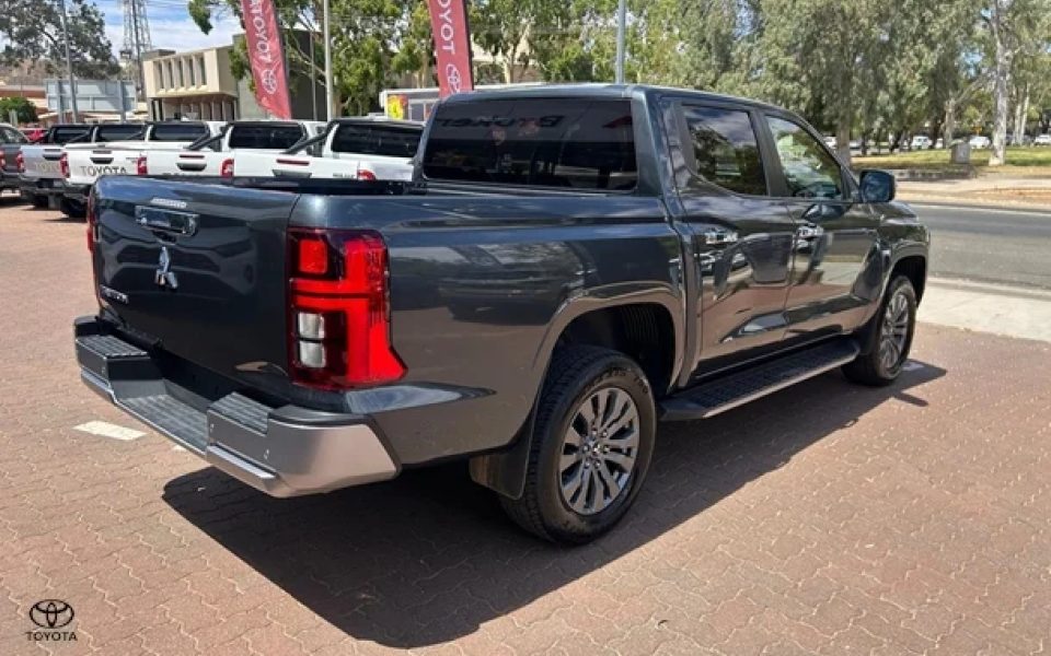 2024 Mitsubishi Triton GLS