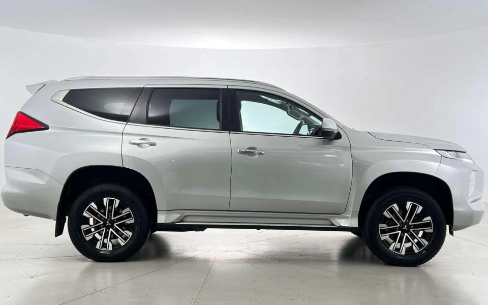 2023 Mitsubishi Pajero Sport GLS