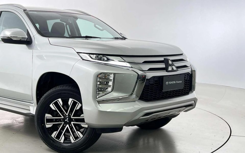 2023 Mitsubishi Pajero Sport GLS