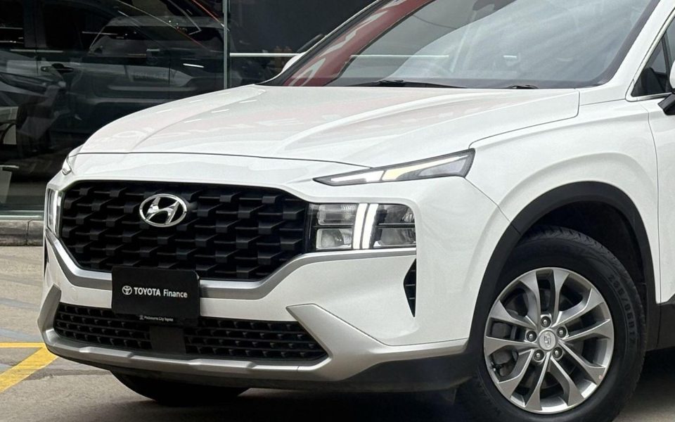 2023 Hyundai Santa Fe Base