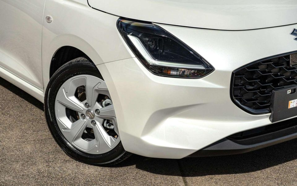 2024 Suzuki Swift Hybrid Plus